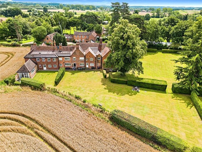 2 Bedroom Flat For Sale In Westham Lane, Barford, Warwick, Warwickshire, CV35