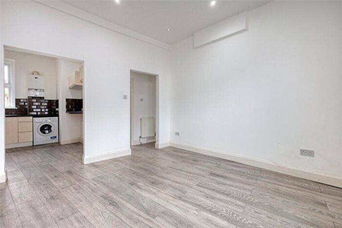 2 Bedroom Apartment To Rent In Langthorne Road, London, E11