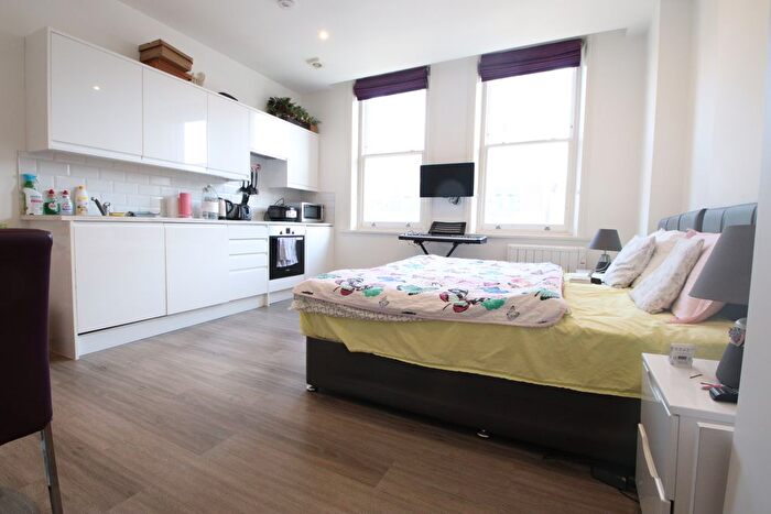 Studio To Rent In Finchley Road, London, NW3