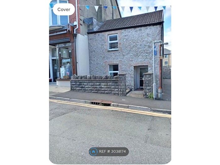 2 Bedroom End Of Terrace House To Rent In New Road, Porthcawl, CF36