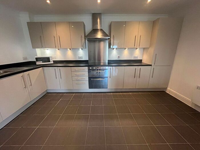 2 Bedroom Flat To Rent In Andrews Close, Warwick, CV34