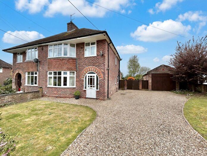 3 Bedroom Semi Detached House For Sale In Helena Road, Yeovil, Somerset, BA20