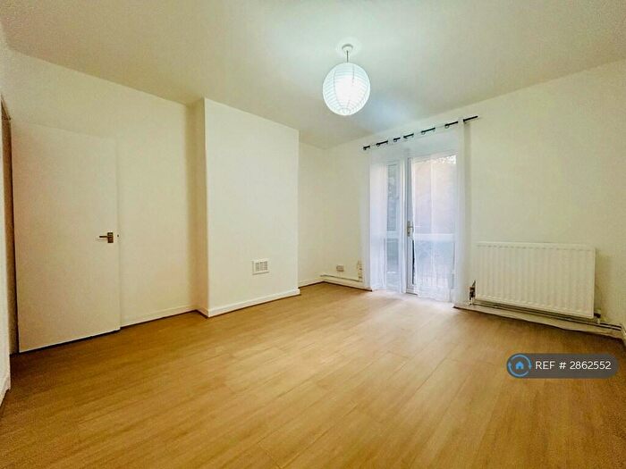2 Bedroom Flat To Rent In Ashdown House, London, E5