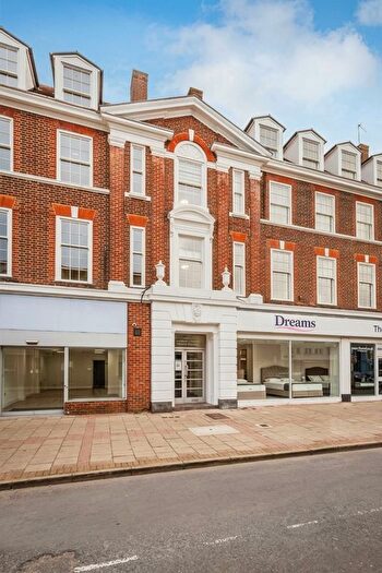 1 Bedroom Flat To Rent In New Zealand Avenue, Brassey House New Zealand Avenue, KT12