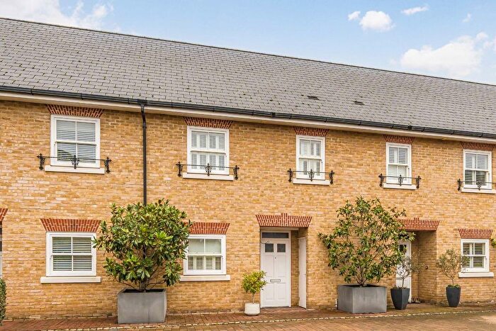 2 Bedroom Terraced House For Sale In Holly Close, Sunbury-On-Thames, TW16