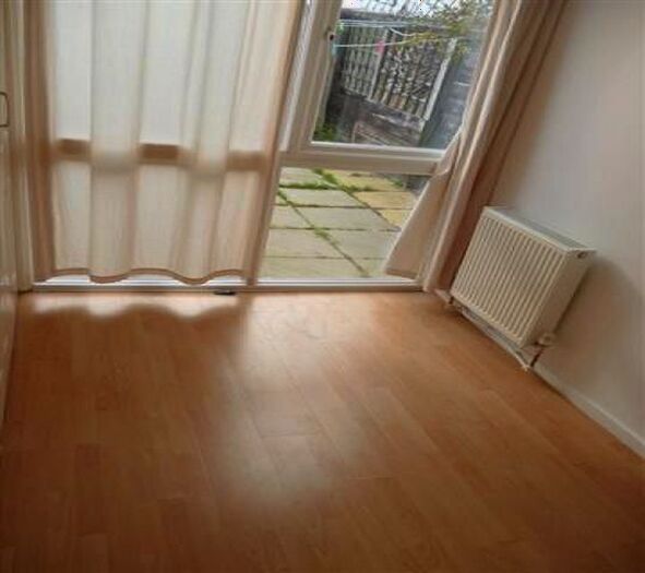 Studio To Rent In Cheshire Close, Mitcham, London, CR4