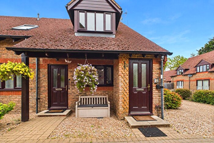 1 Bedroom Flat For Sale In Watermill Court, Bath Road, Woolhampton, Reading, RG7