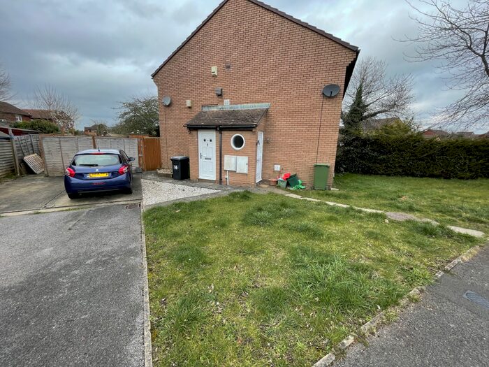 1 Bedroom Terraced House To Rent In Braemore Close Thatcham, RG19