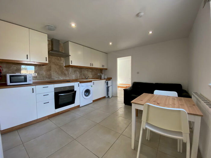 2 Bedroom Apartment To Rent In Holborn Street, Leeds, West Yorkshire, LS6