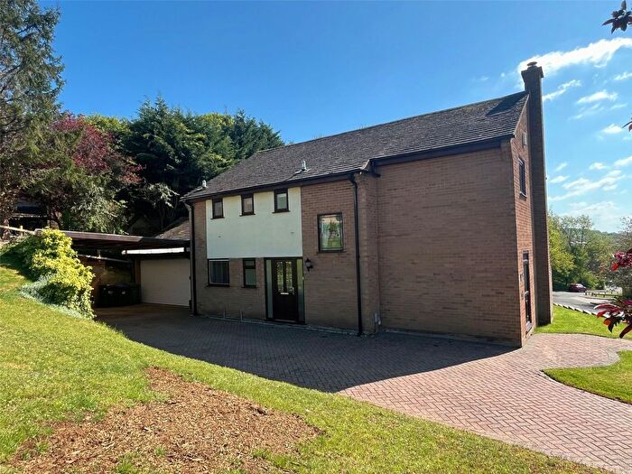 4 Bedroom Detached House For Sale In Muirfield Drive, Daventry, Northamptonshire, NN11
