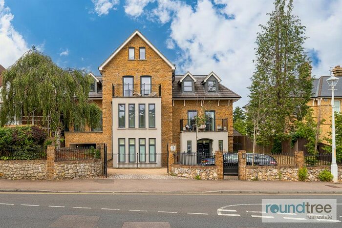 3 Bedroom Flat To Rent In The Vine, Sevenoaks, Kent, TN13