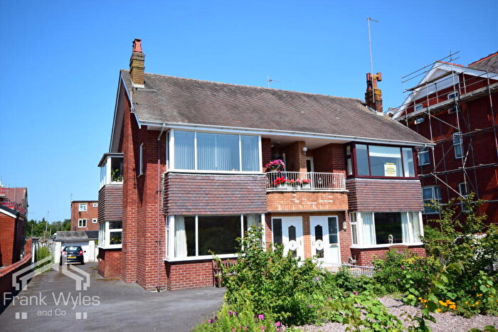 2 Bedroom Flat For Sale In Clifton Drive, Lytham St Annes, Lancashire, FY8