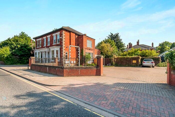 3 Bedroom Apartment To Rent In Dudley Street, Grimsby, South Humberside, DN31