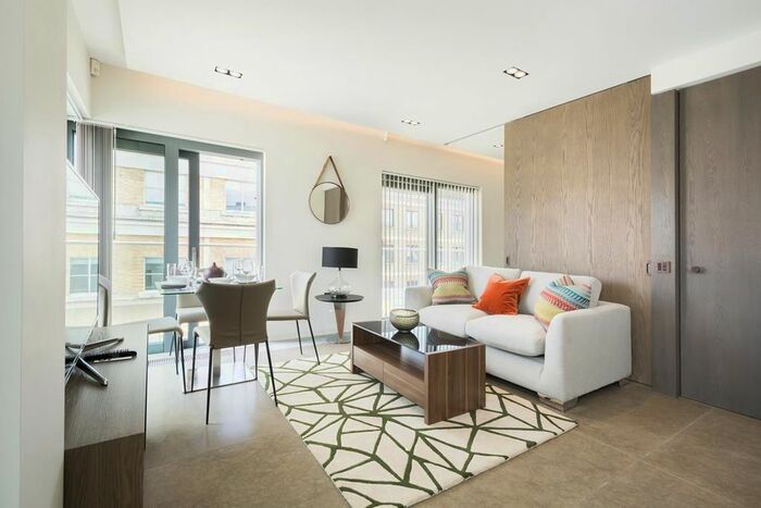 2 Bedroom Flat To Rent In Babmaes Street, Mayfair, London, London Borough Of Westminster, SW1Y