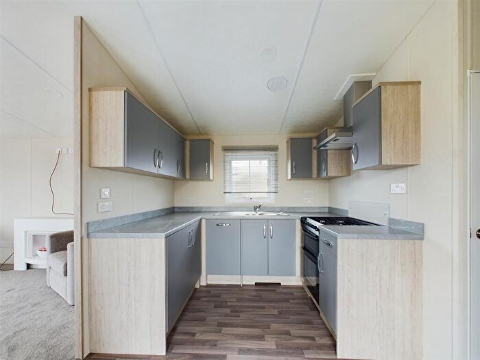 2 Bedroom Chalet For Sale In Coots Lane, Mumby, Alford, LN13