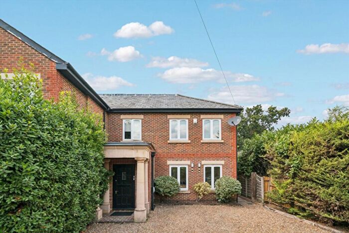 5 Bedroom Semi Detached House To Rent In Hanger Hill, Weybridge, KT13