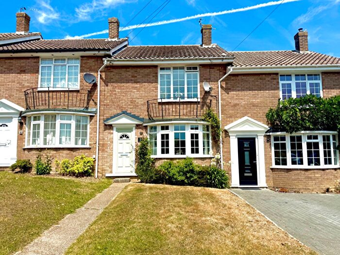 Terraced House To Rent In Birch Close, Uckfield, TN22