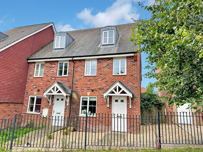 3 Bedroom End Of Terrace House To Rent In Pasture Walk, Andover, SP11