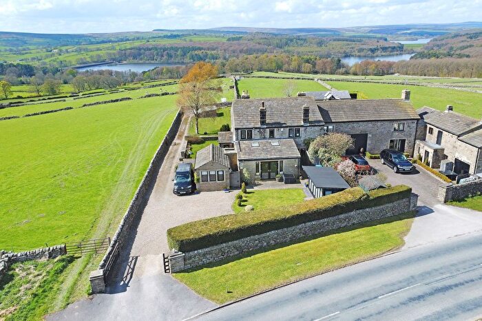 3 Bedroom Semi-Detached House For Sale In Norwood, Harrogate, HG3