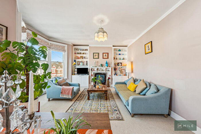 2 Bedroom Flat For Sale In Leghorn Road, London, NW10