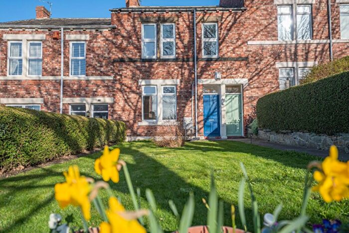 2 Bedroom Flat To Rent In Earls Drive, Low Fell, Gateshead, Tyne And Wear, NE9