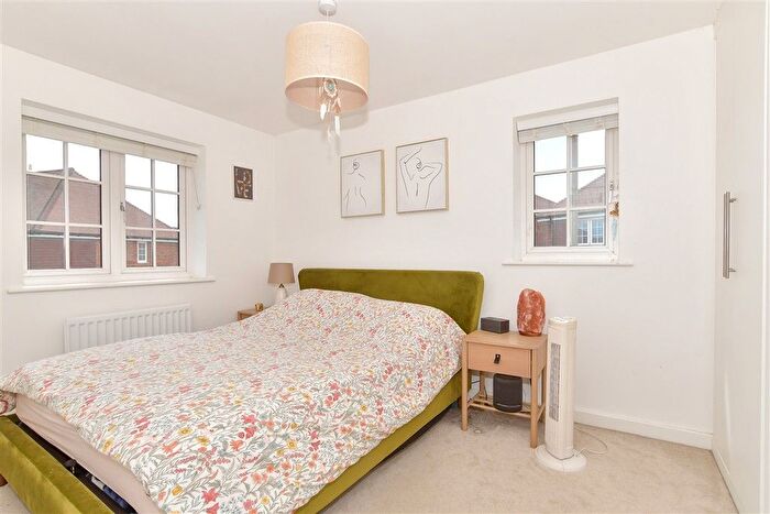 3 Bedroom Detached House For Sale In Burbidge Fields, Faversham, Kent, ME13