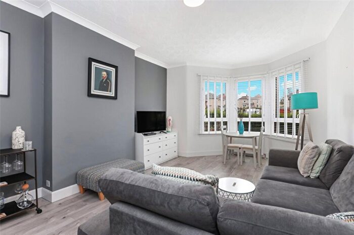 2 Bedroom Flat For Sale In Cumbernauld Road, Riddrie, Glasgow, G33