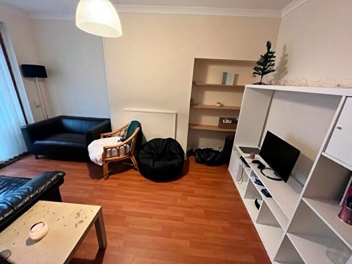 4 Bedroom Semi-Detached House To Rent In Quinton Road, Harborne, Birmingham, B17