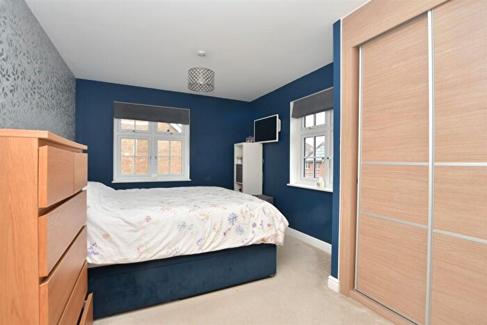 2 Bedroom Apartment For Sale In Clay Place, Halling, Rochester, Kent, ME2