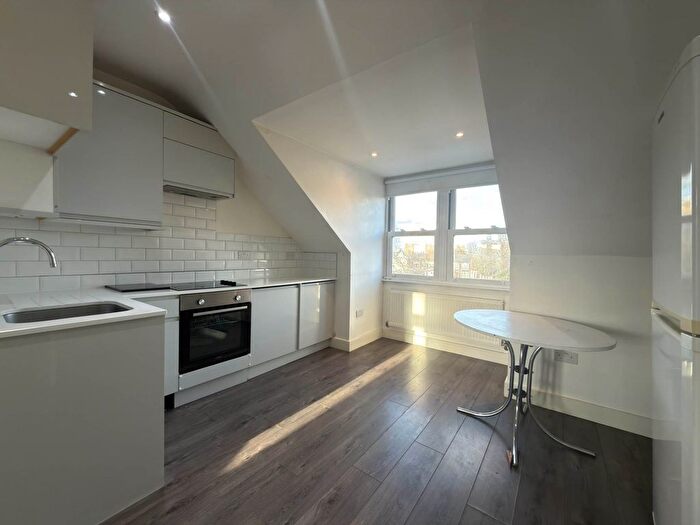 1 Bedroom Flat To Rent In Bounds Green Road, London, N22