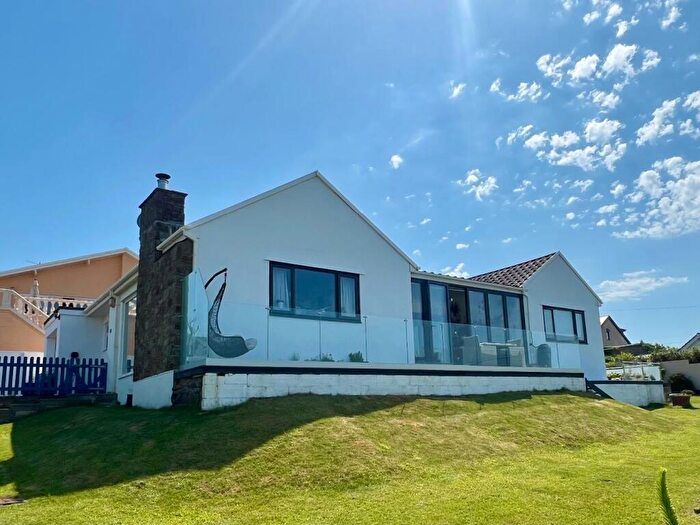 4 Bedroom Detached Bungalow For Sale In Marine Drive, Ogmore-By-Sea, Vale Of Glamorgan, CF32