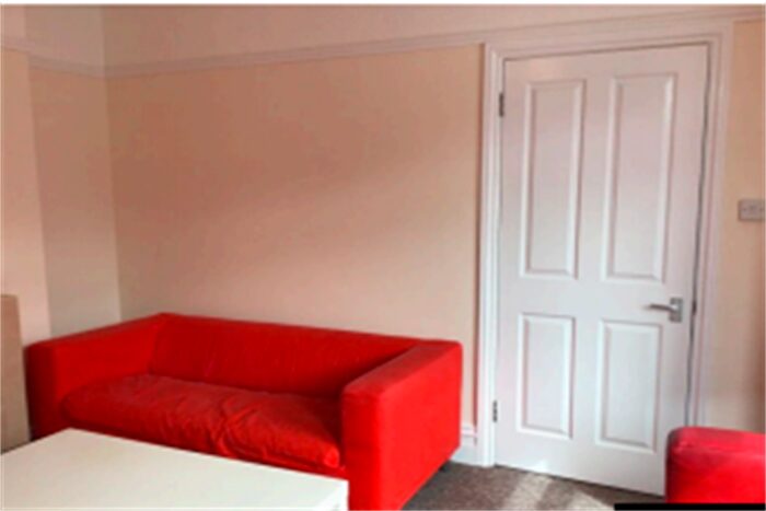 5 Bedroom House To Rent In Bedroom Detached House In Winton, BH9