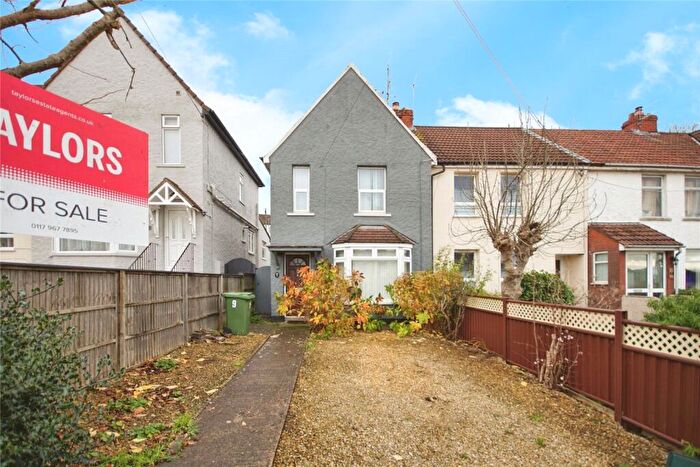 2 Bedroom Terraced House For Sale In Syston Way, Kingswood, Bristol, BS15