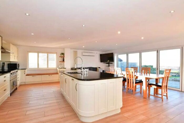 4 Bedroom Detached House For Sale In Cooling Road, High Halstow, Rochester, ME3