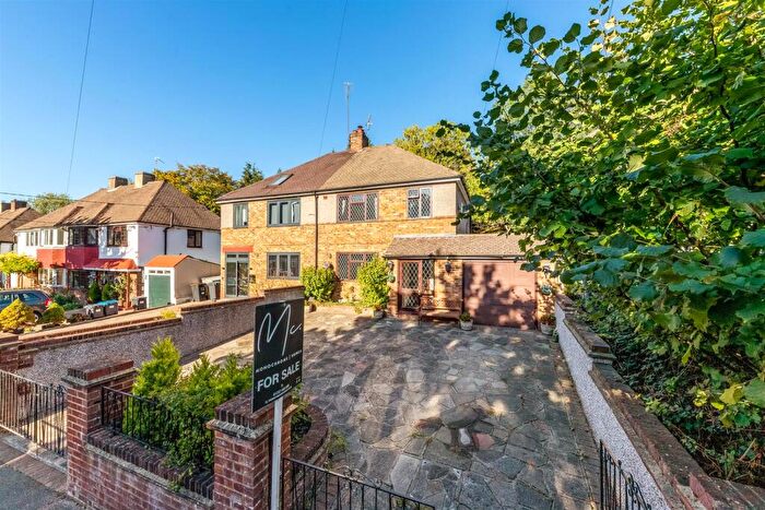 3 Bedroom Semi-Detached House For Sale In Caterham Drive, Old Coulsdon, CR5