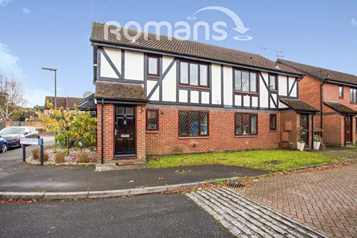 1 Bedroom Flat To Rent In Drayhorse Drive, Bagshot, GU19