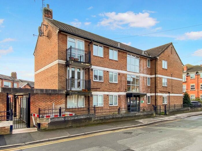 2 Bedroom Apartment To Rent In Street, Alderley Edge, SK9