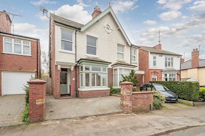 4 Bedroom Semi Detached House For Sale In Bowling Green Road, Stourbridge, DY8