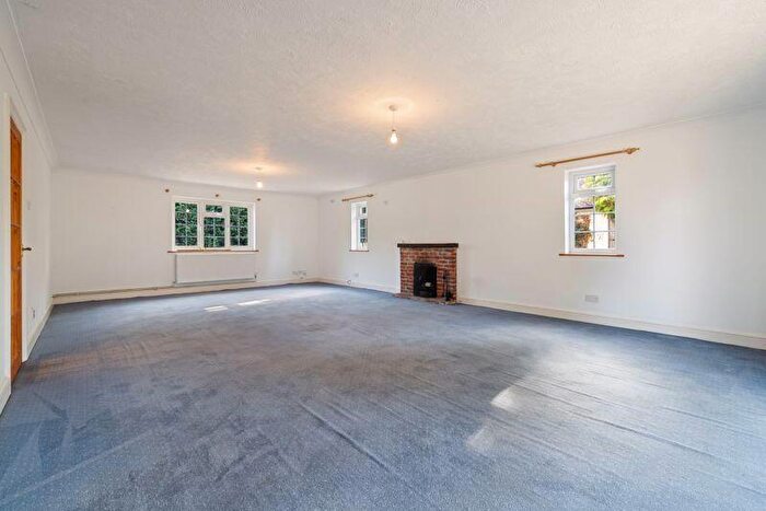 4 Bedroom Detached House For Sale In The Vicarage, Old Arundel Road, Chichester, PO18