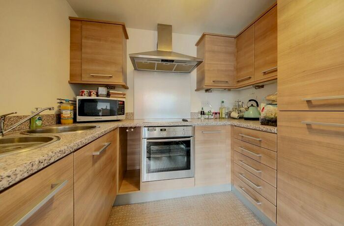 1 Bedroom Flat For Sale In Cameronian Square, Worsdell Drive, NE8