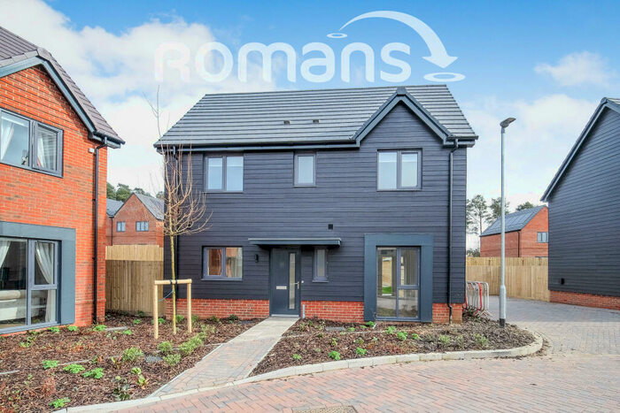 3 Bedroom Detached House To Rent In Hunt Way, Crowthorne, RG45