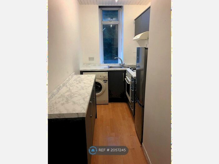 1 Bedroom Flat To Rent In Broomlands Street, Paisley, PA1