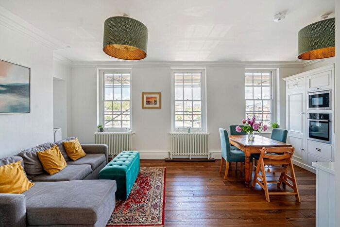2 Bedroom Apartment For Sale In Redcliffe Parade West, Bristol, BS1