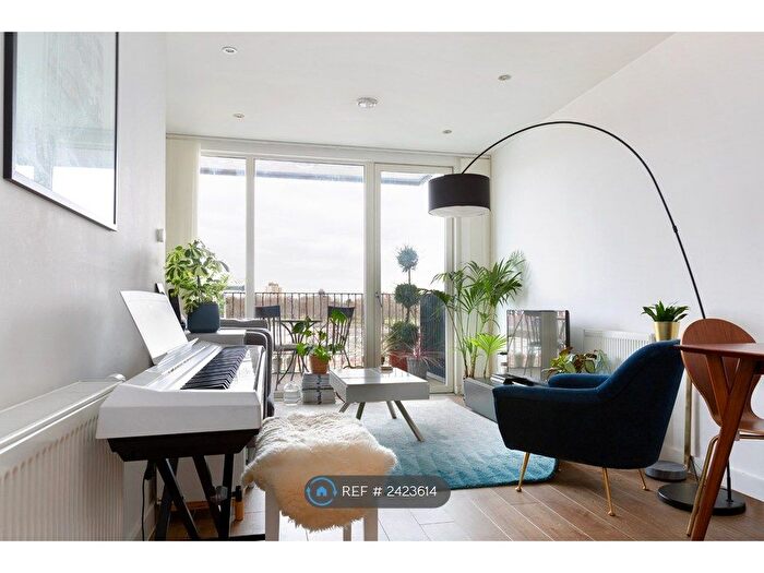 1 Bedroom Flat To Rent In Staith Court, London, E3