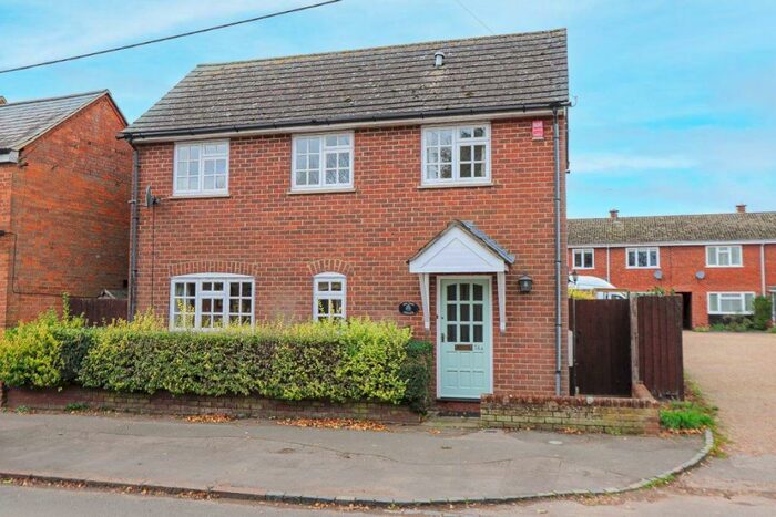 2 Bedroom House To Rent In High Street South, Stewkley, LU7