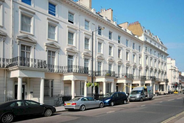 1 Bedroom Flat To Rent In Westbourne Crescent, Bayswater, W2