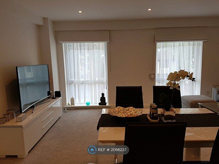 2 Bedroom Flat To Rent In Addington Road, South Croydon, CR2