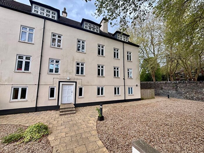 2 Bedroom Flat To Rent In Champion Square, St. Pauls, Bristol, BS2