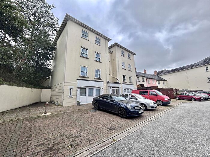 2 Bedroom Flat For Sale In Carlyon Road, St. Austell, PL25