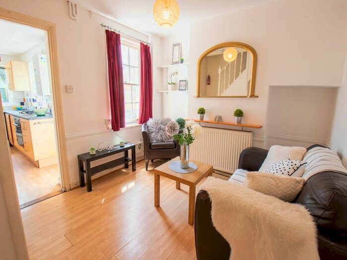 3 Bedroom Property To Rent In St Peters Place, Canterbury, Kent, CT1